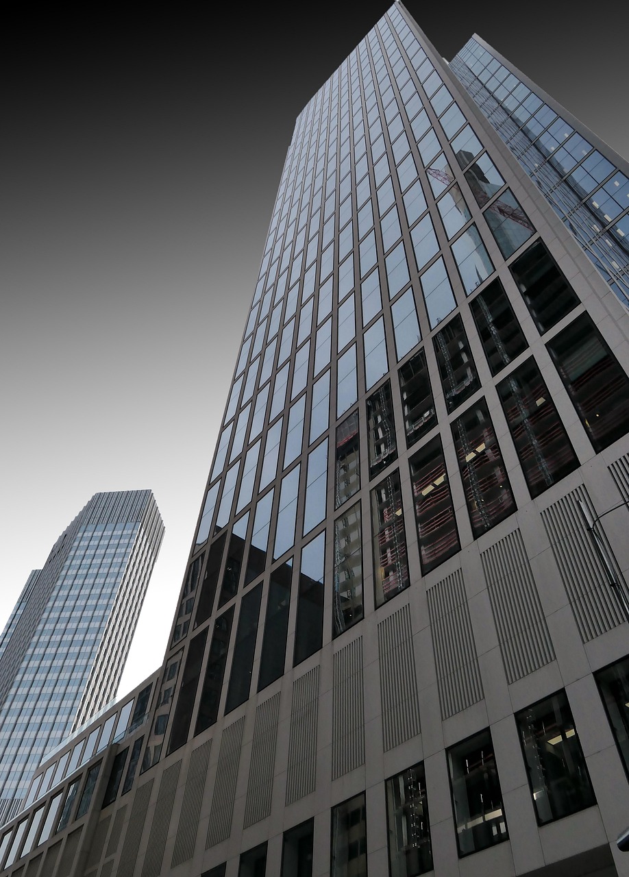 découvrez les différents types de structures d’entreprise, leurs avantages et inconvénients, et choisissez la meilleure organisation pour assurer la réussite de votre projet professionnel.
