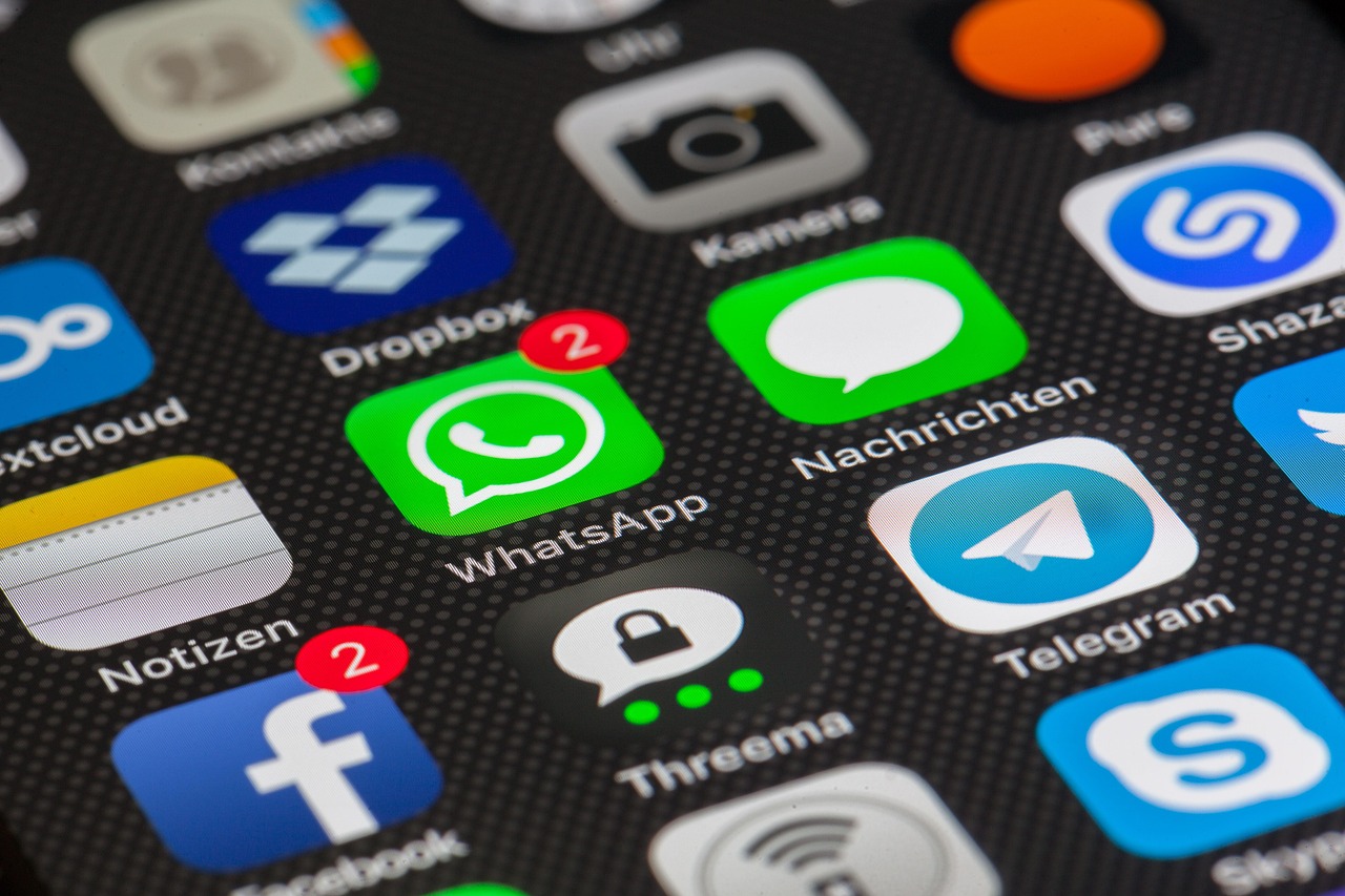 découvrez comment optimiser votre présence sur les réseaux sociaux : astuces, stratégies et outils pour améliorer votre communication et engager votre audience en ligne.