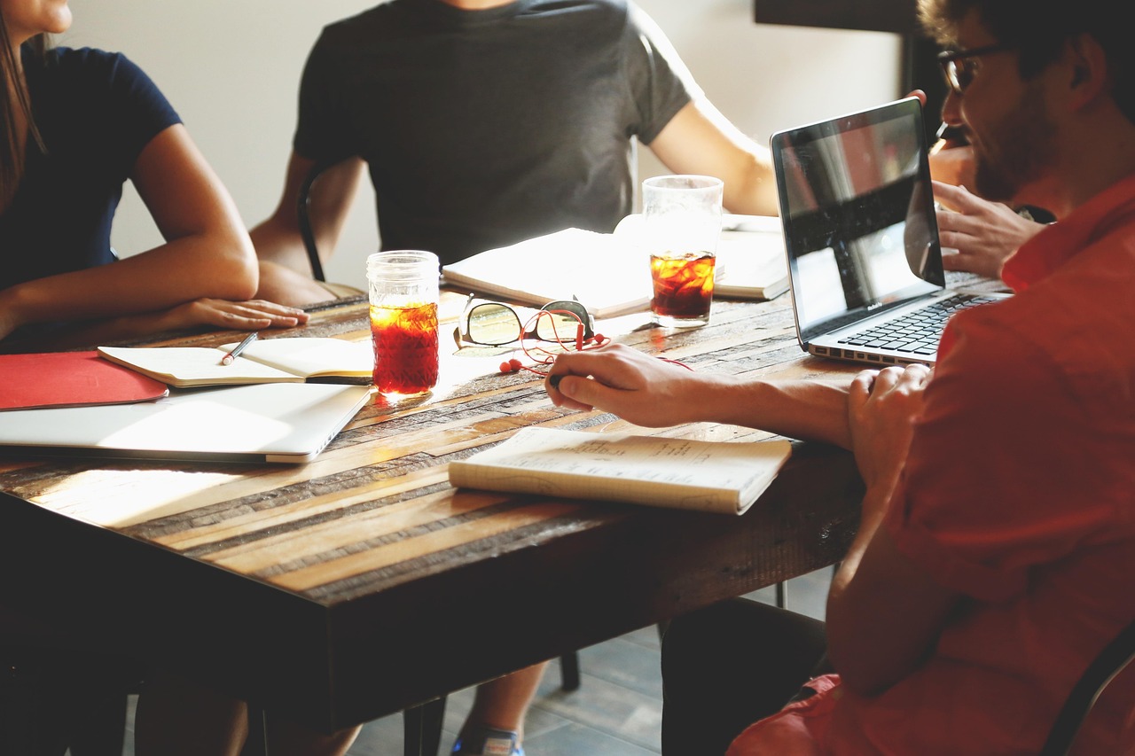 découvrez les clés du travail d'équipe efficace : astuces, avantages et conseils pour renforcer la collaboration, améliorer la communication et atteindre vos objectifs communs.