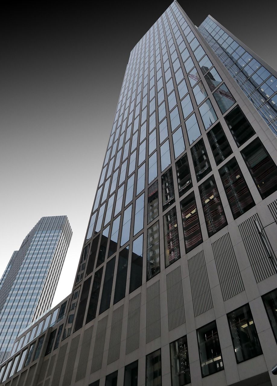découvrez les différents types de structures d’entreprise, leurs avantages et inconvénients, et choisissez la meilleure organisation pour assurer la réussite de votre projet professionnel.