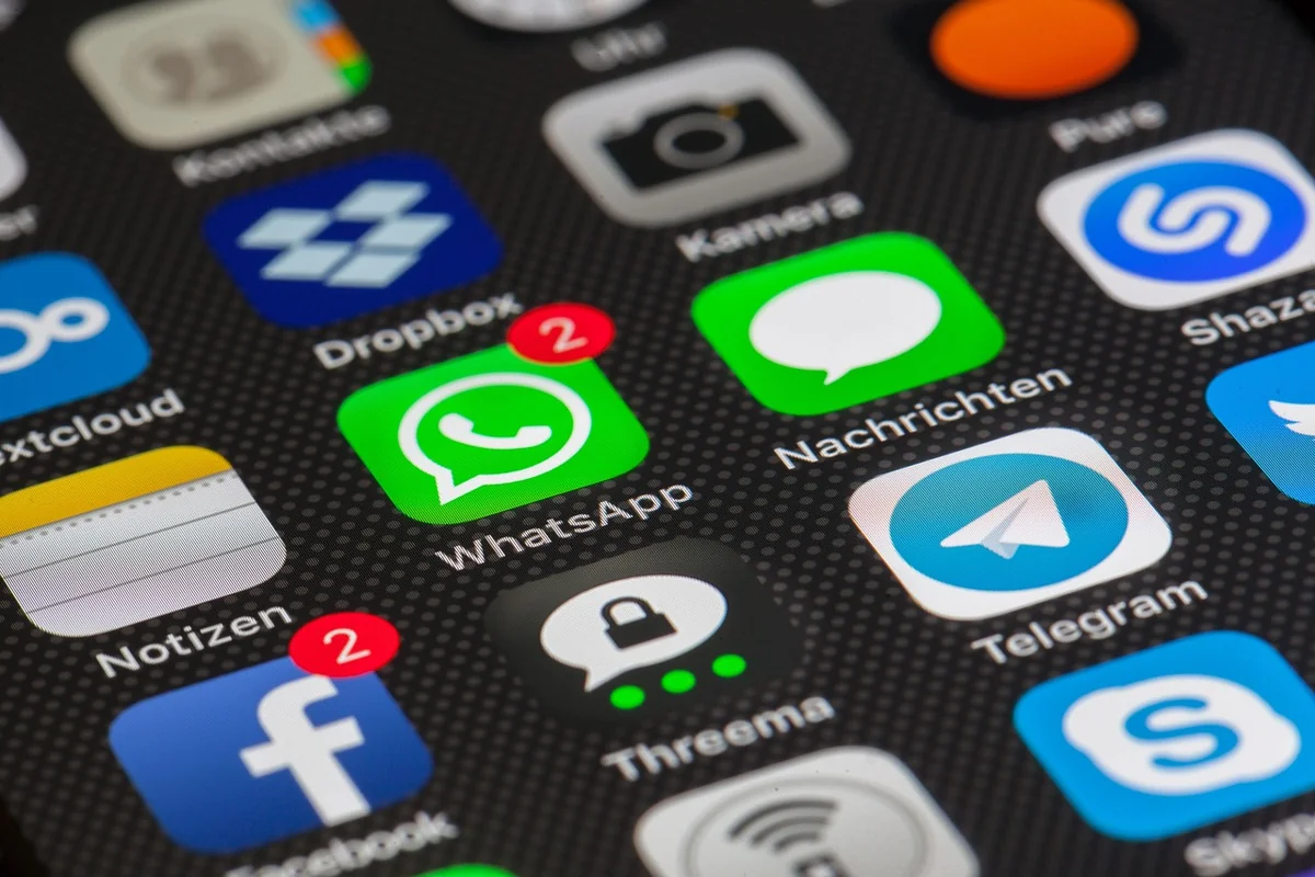 Pourquoi faire appel à une agence médias en 2025 pour booster sa visibilité ?